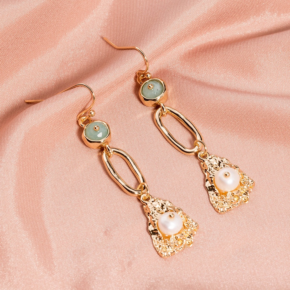 Simple elegant earrings - Picture 3 of 7